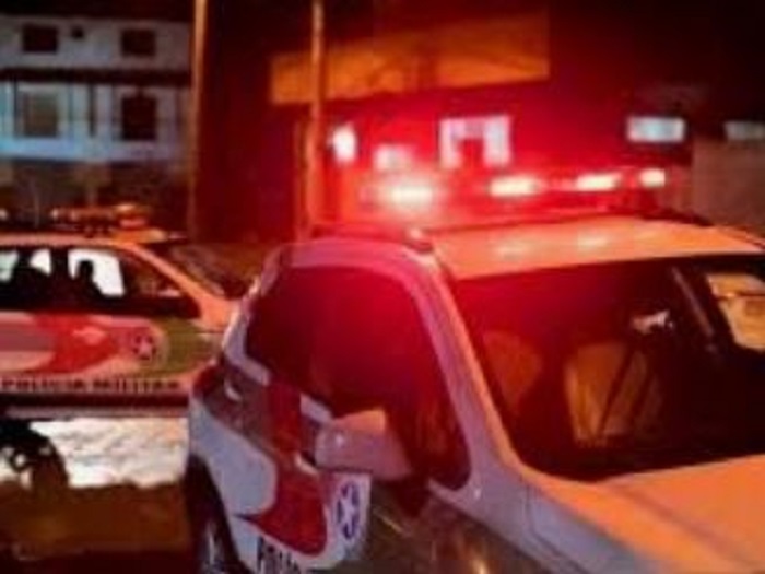 Mulher é morta a facadas ao lado do filho de dois anos em Guaramirim