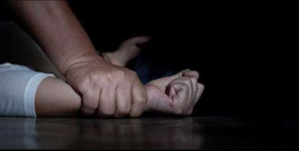 Pastor que convidava crianças para dormirem em sua casa é preso por estupro em SC