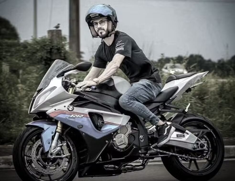 Piloto de moto de luxo do RS morre após grave acidente em rodovia de SC