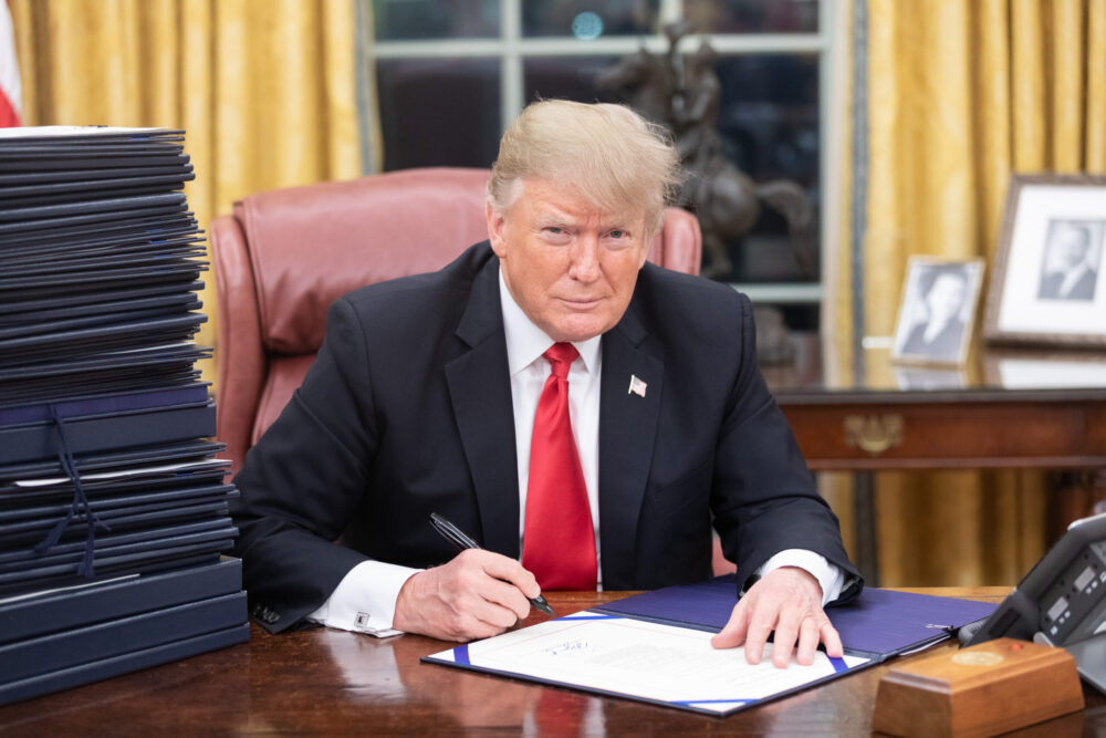 Trump anuncia cessar-fogo entre Israel e Irã