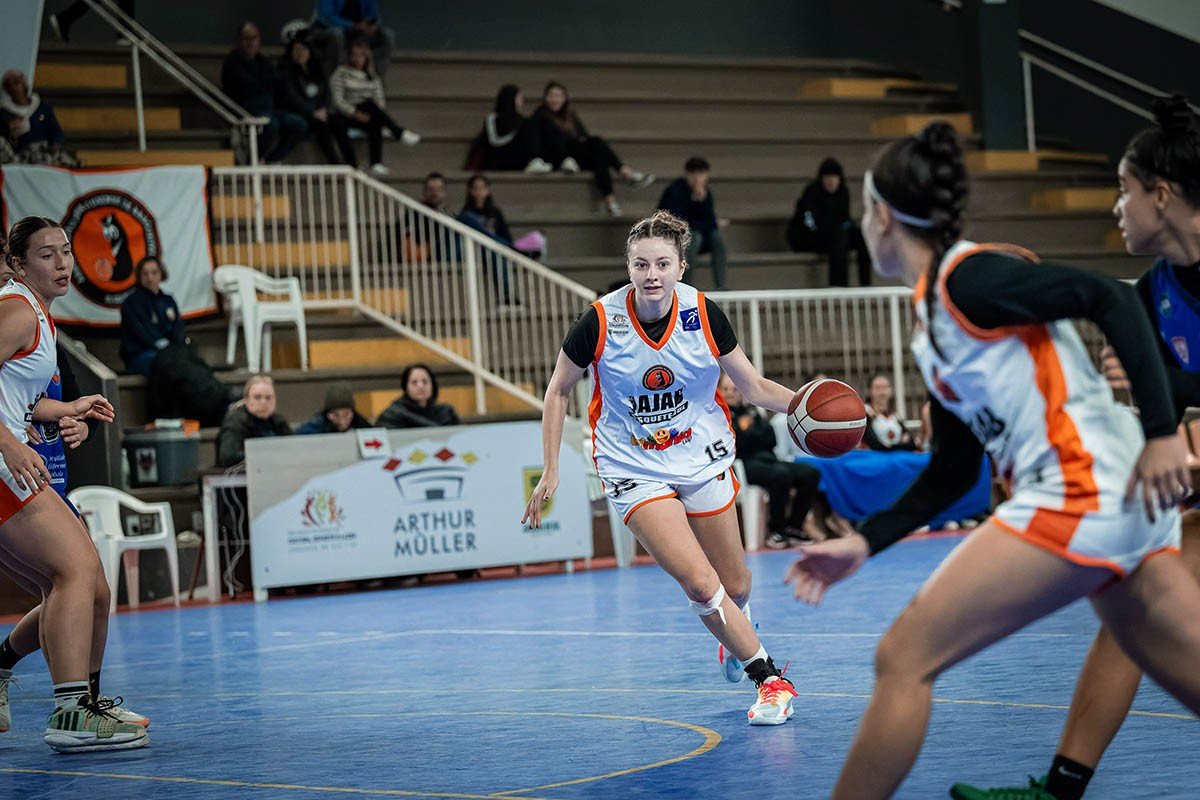 Jaraguá do Sul segue líder no Catarinense de Basquete Sub-20 Feminino