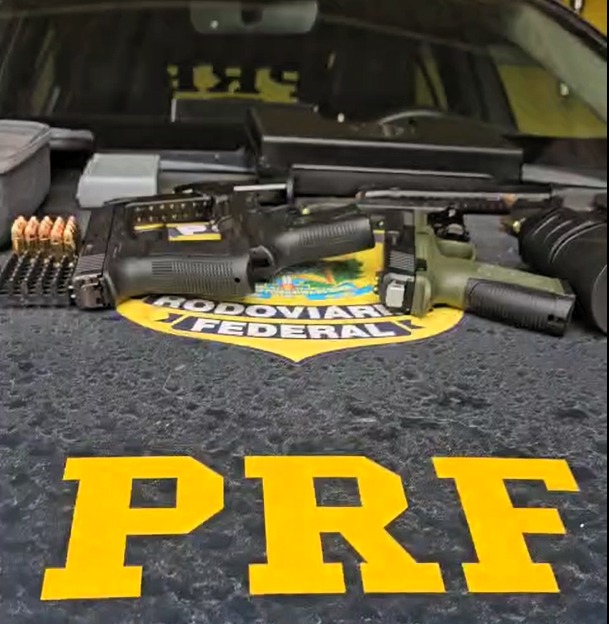 Homem é preso com três pistolas e mais de 160 munições na BR-101, em Joinville