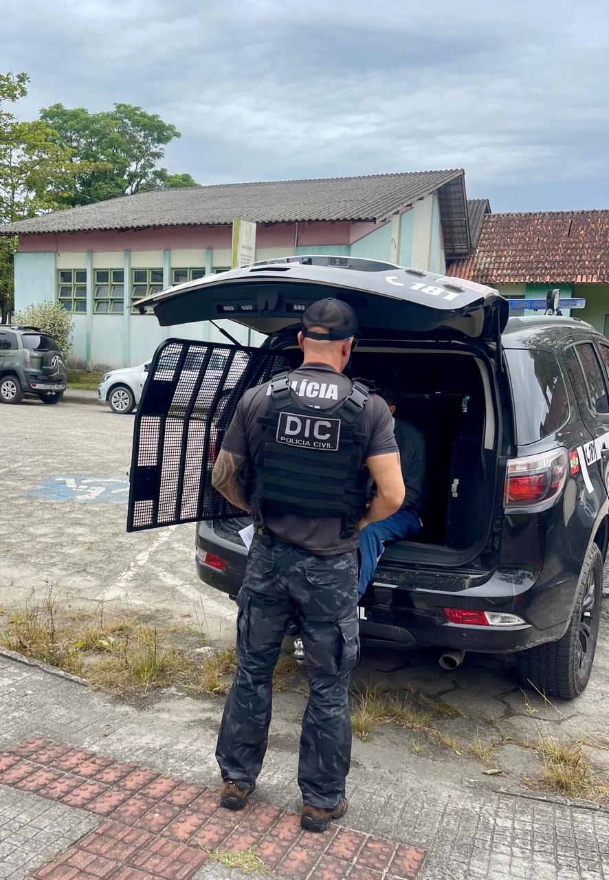 Polícia Civil cumpre mandados de busca e apreensão em investigação de homicídio