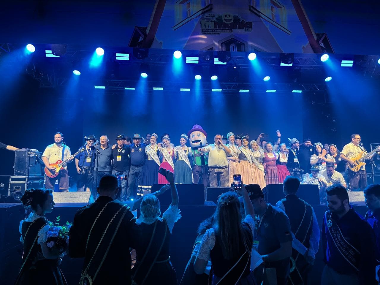 Schtuzenfest encerrou com grande público no domingo à noite