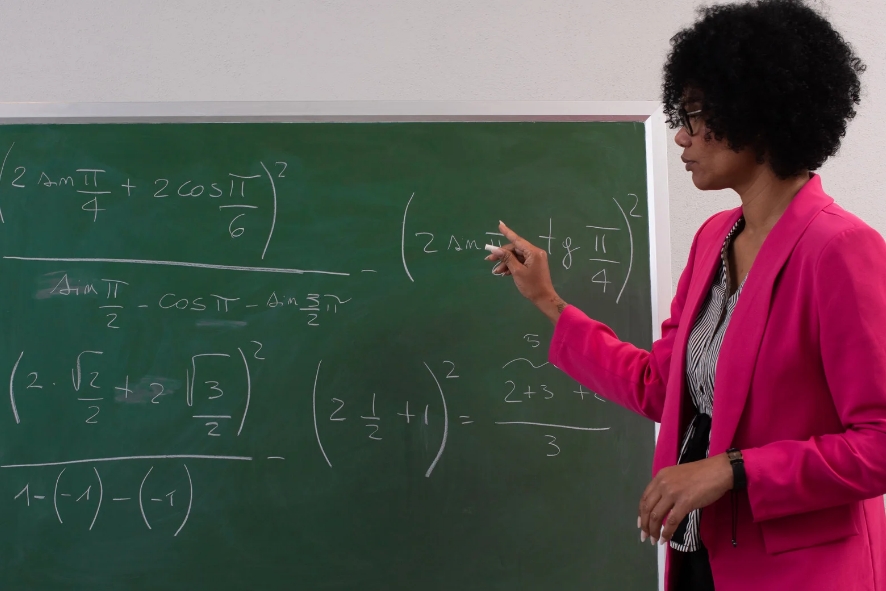 Governo confirma novo piso salarial dos professores para 2026