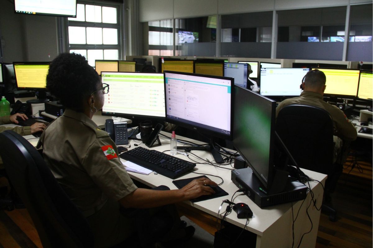Falha no sistema do Copom compromete chamadas ao 190 em Santa Catarina