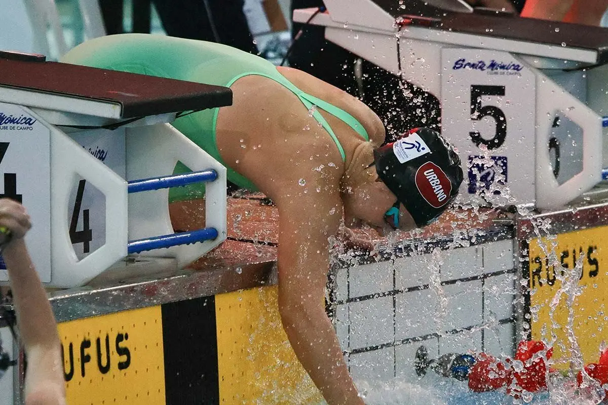 Equipe de natação fatura 18 medalhas no Sul-Brasileiro de Natação