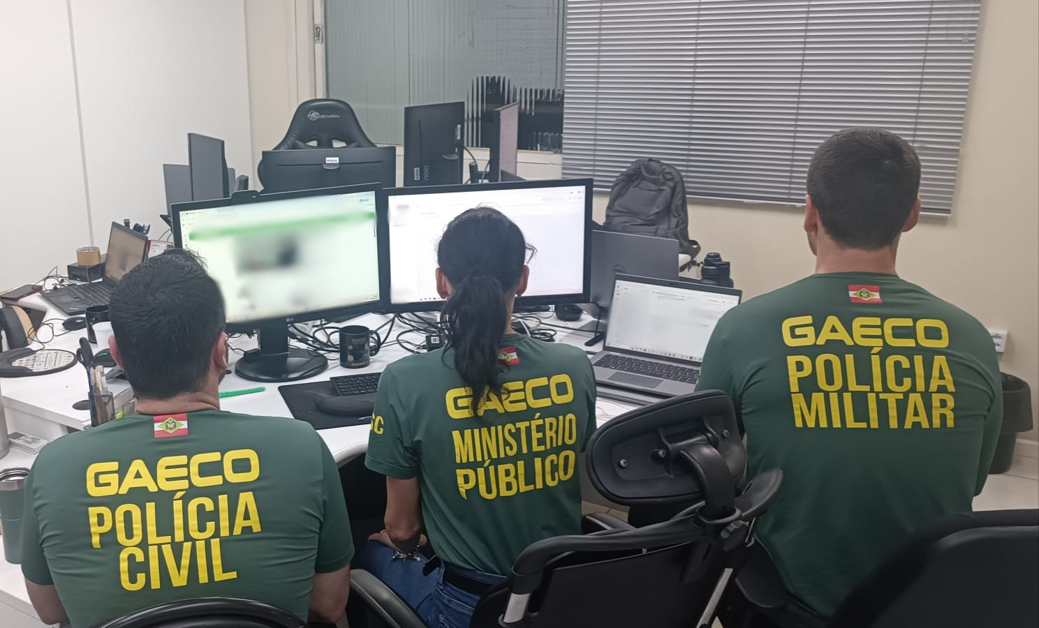 Operação mira suspeitos de planejar ações violentas durante as eleições de 2026 e cumpre mandados em Corupá e Blumenau