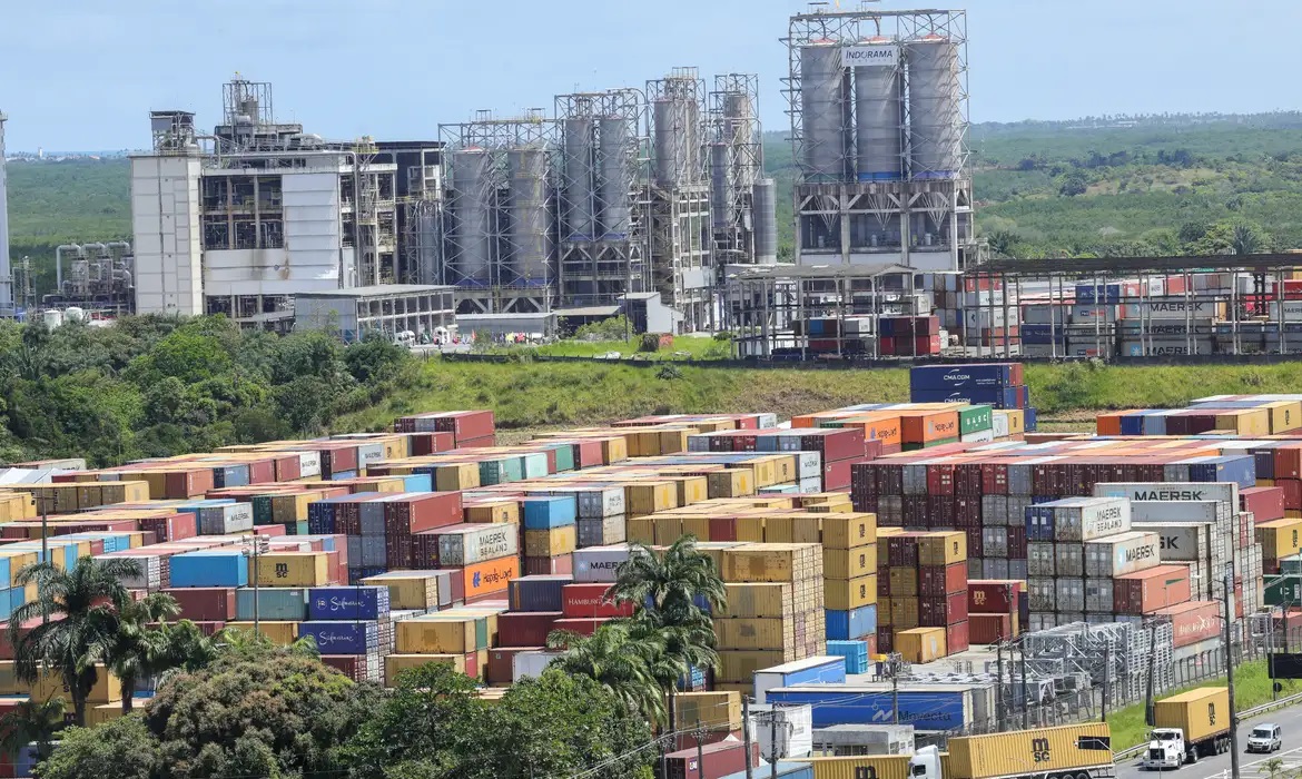 Amcham pede diálogo entre Brasil e EUA e alerta para riscos de retaliação comercial
