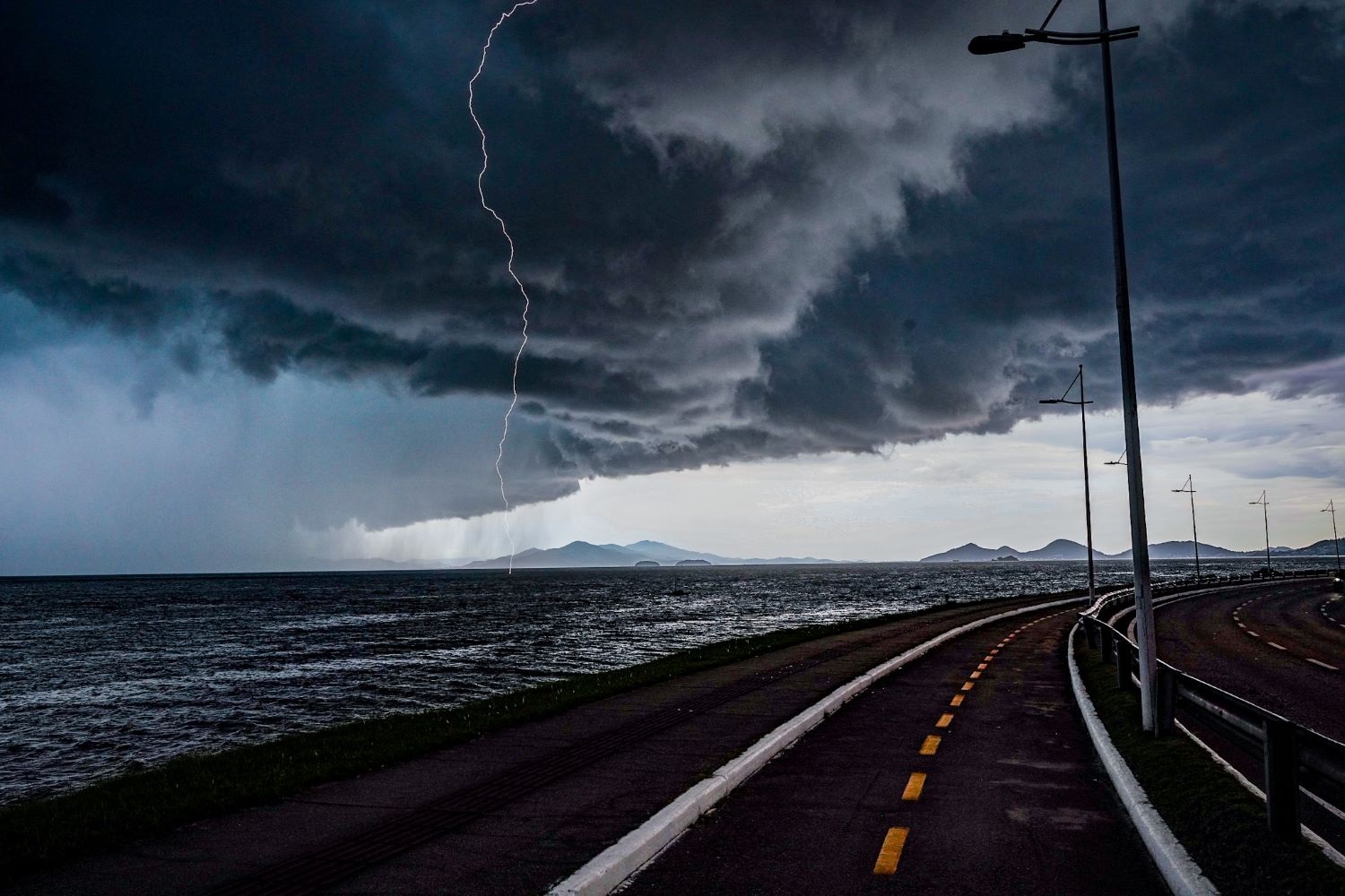 Quarta-feira terá chuva e temporais isolados em Santa Catarina