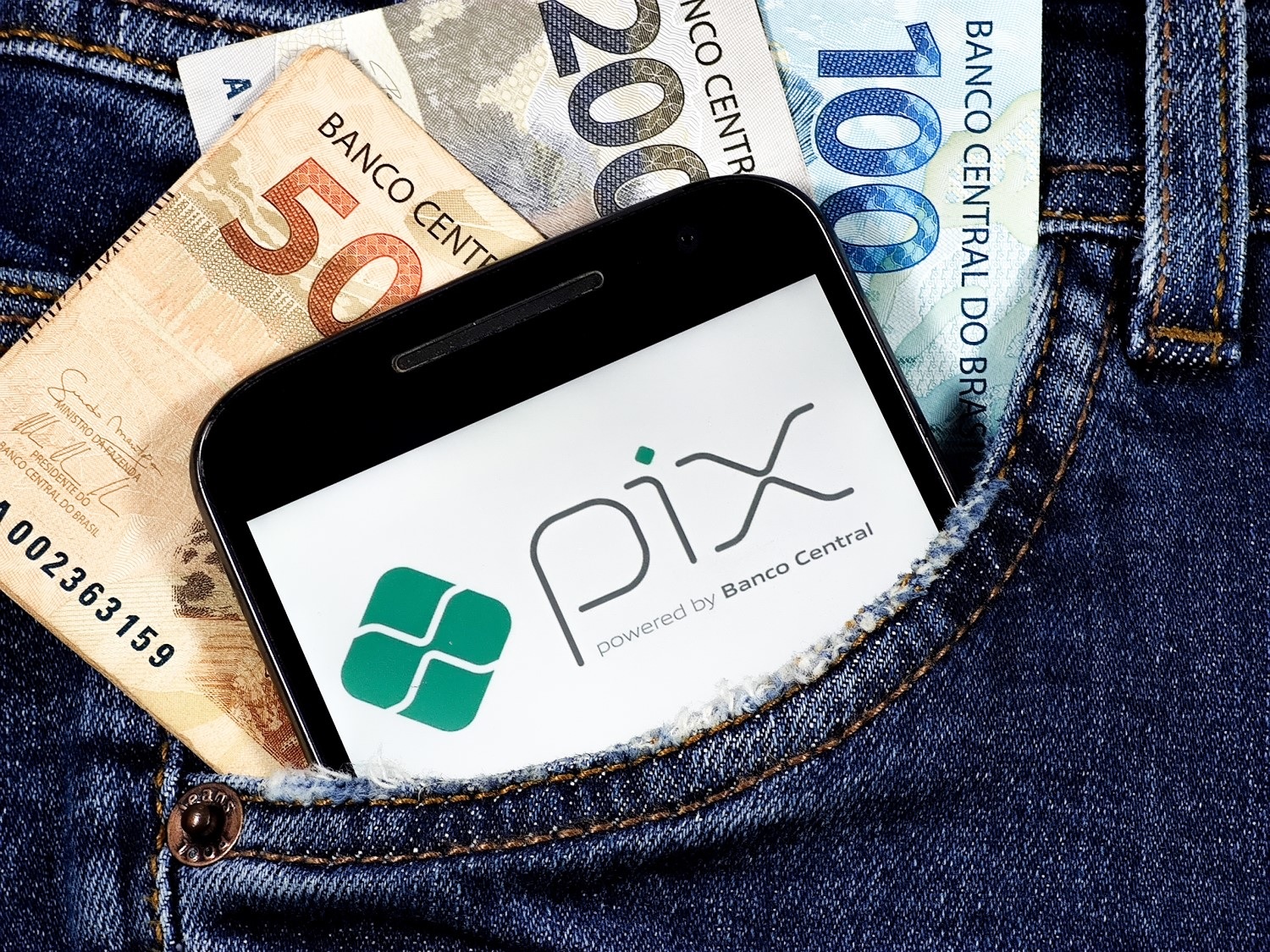 Pix pode ganhar conexão com sistema europeu para acelerar pagamentos internacionais