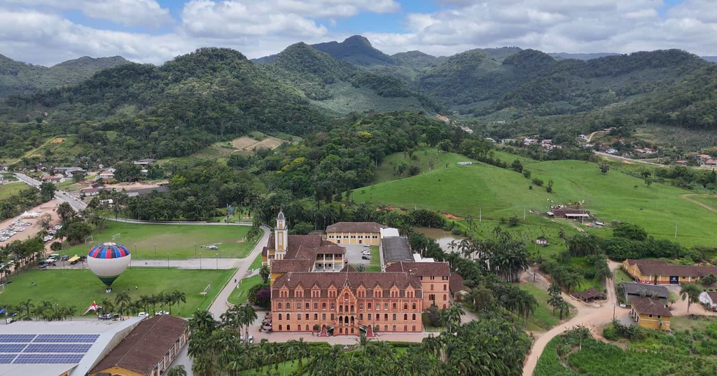 🚨 ALERTA-VIZINHO! Corupá abre concurso com salários de até R$ 13,7 mil