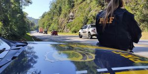 Rodovias federais de SC registraram 8.174 acidentes em 2025, com 9.395 feridos e 434 mortes, aponta PRF