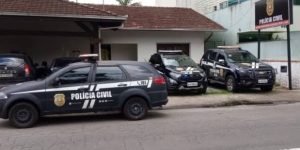Polícia Civil de Jaraguá do Sul abre investigação sobre caso de menina deixada em carro