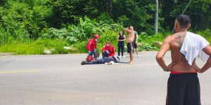 Motociclista fica ferido após colisão com carro no Chico de Paulo, em Jaraguá do Sul