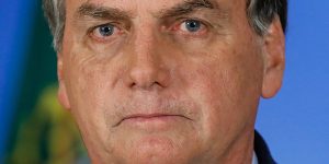 Bolsonaro passa mal novamente e cancela agenda em SC