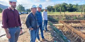 Equipe do Tribunal de Contas visita obras da nova ETE Centenário