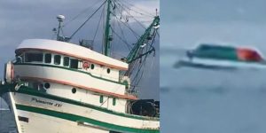 Embarcação naufraga com 17 pescadores em Santa Catarina