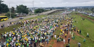 Caminhada liderada por Nikolas Ferreira é encerrada em Brasília