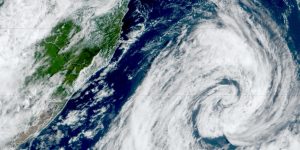 Tempestade tropical Akará perde força e não deve virar furacão