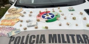 500g de crack: Polícia Militar prende homem por tráfico de drogas na Barra do Rio Cerro