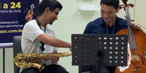 Parceria entre Hospital Jaraguá e FEMUSC leva música a pacientes e equipes