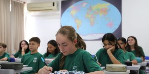 Alunos da Rede Municipal de Jaraguá receberão uniformes a partir de segunda-feira (19)