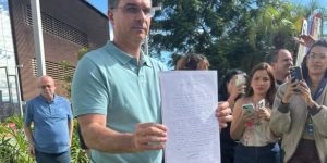 Em carta, Bolsonaro confirma Flávio como pré-candidato à Presidência, em 2026