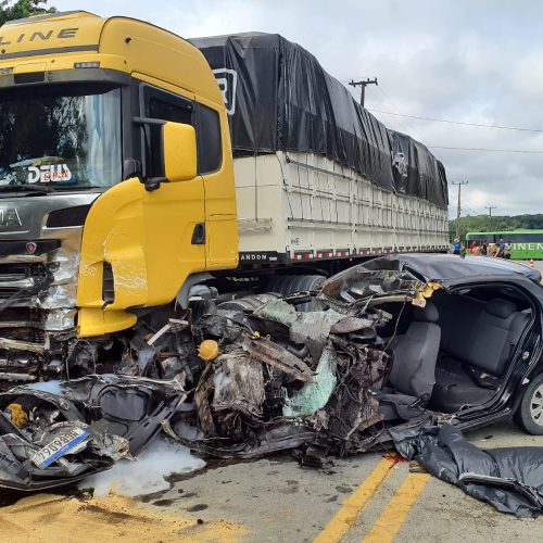 Morte em Guaramirim: Colisão de carro e caminhão na SC 108