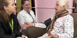 Quase centenária, paciente da UBS Santo Estevão faz aniversário junto com Jaraguá