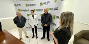 Mais Médicos: Prefeito recepciona dois novos profissionais do SUS