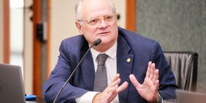 Selo de identificação veicular para pessoas com autismo vira lei em SC