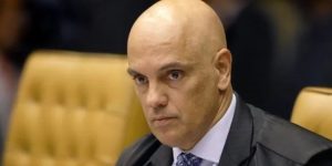 Moraes manda PF investigar Flávio Bolsonaro por post sobre Lula