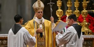 Leão XIV destaca dignidade humana e solidariedade na Missa do Galo