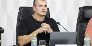 Delegado Miotto mantém silêncio sobre novos horários na Câmara