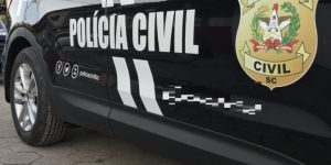 Homem que matou esposa a facadas e estava foragido é preso