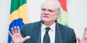 Dr. Vicente cobra ação para impasse judicial que prejudica obras na região Norte