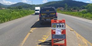 Rompimento de adutora interdita o trânsito na BR-280, em Guaramirim