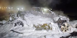 Carro pega fogo após acidente na BR-280 em Guaramirim