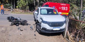 Motociclista sofre fratura exposta em acidente em Schroeder