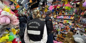 Polícia Civil apreende dois mil brinquedos piratas durante operação