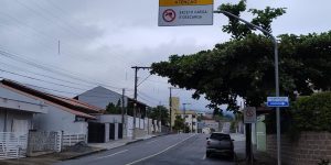 Rua pode virar mão única pra evitar acidentes com caminhões na Vila Lenzi