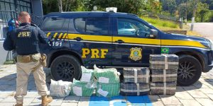 PRF apreende mais de 160 kg de maconha após perseguição na BR-470