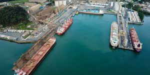 Porto de São Francisco e Sindiporto assinam acordo para implantar sistema de energia sustentável para rebocadores