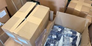 Prefeitura de Guaramirim inicia organização dos kits de uniformes para distribuição