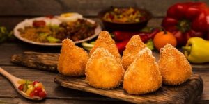 Cliente de supermercado que comprou salgadinho com larvas vivas será indenizado em SC