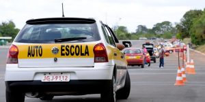 “Absurdo e ridículo”: Autoescolas reagem ao projeto do Governo