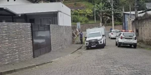 Homem de 32 anos é encontrado morto dentro de carro em Blumenau