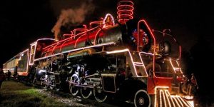 Maria Fumaça com Papai Noel vai encantar Natal jaraguaense