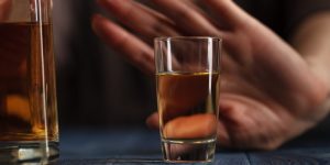 Brasil registra 41 casos confirmados de intoxicação por metanol